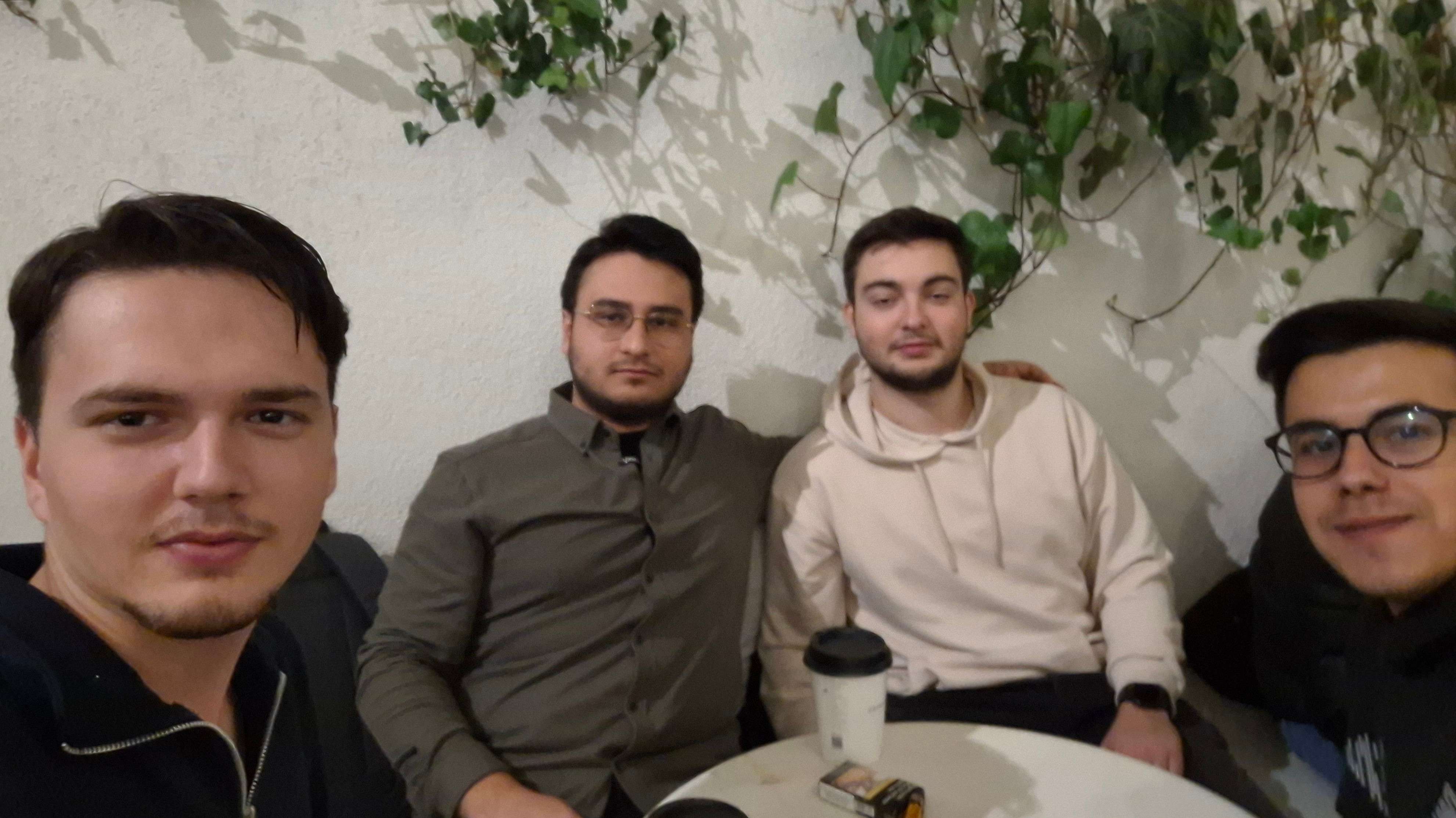 Mountain'dayız gelen gelsin